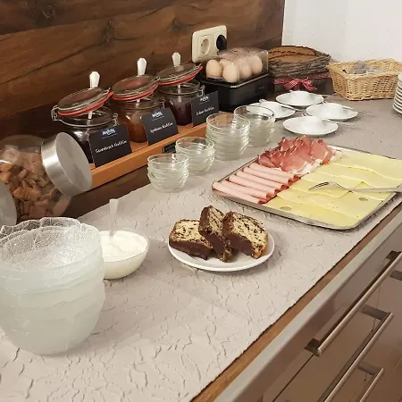 Gaestehaus Ferienglueck * Grainau