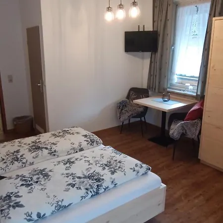 Gaestehaus Ferienglueck Bed & Breakfast *