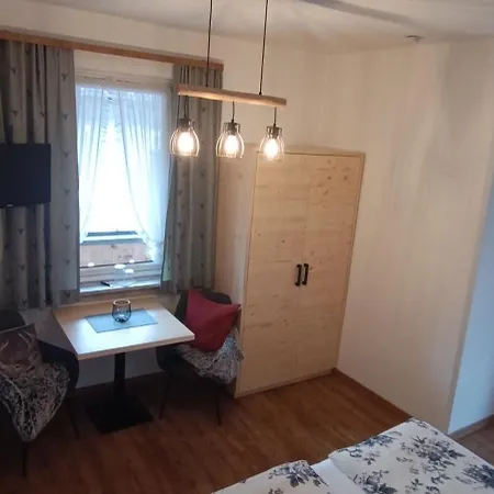 Gaestehaus Ferienglueck فندق مبيت وإفطار *
